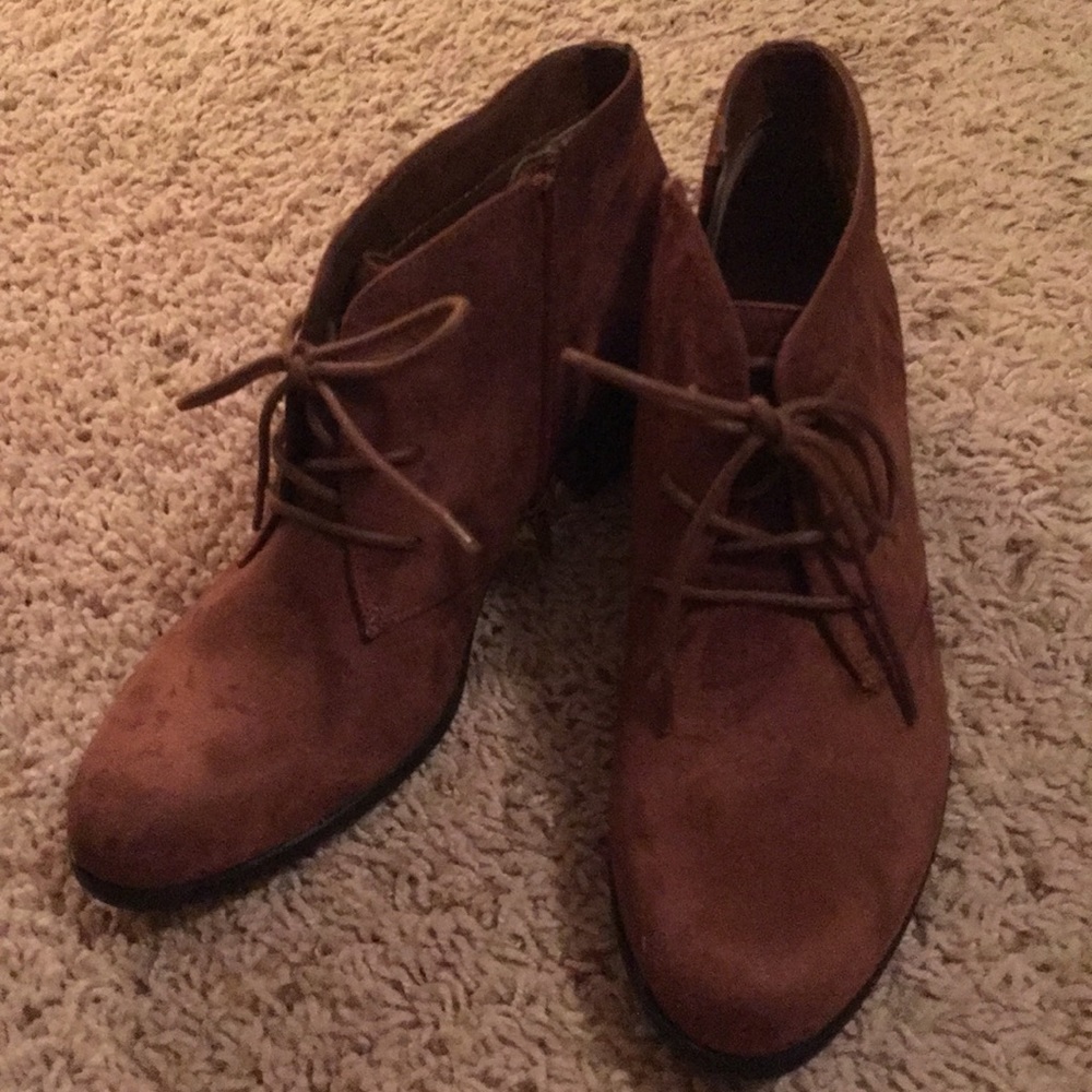 Size 8 Yuu ankle booties